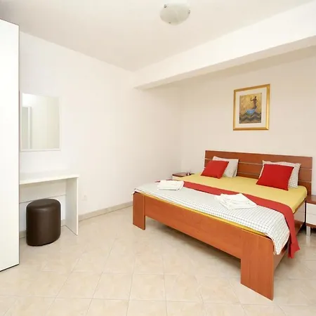 Apartamento Moonlight - One Bedroom With Large Terrace Classic Trogir